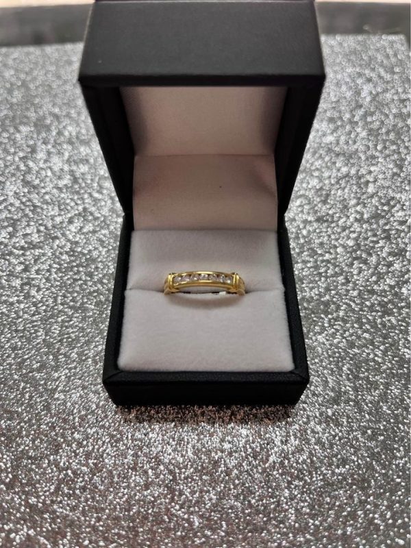 LADIES 18CT YELLOW GOLD DIAMOND RING - BL235732