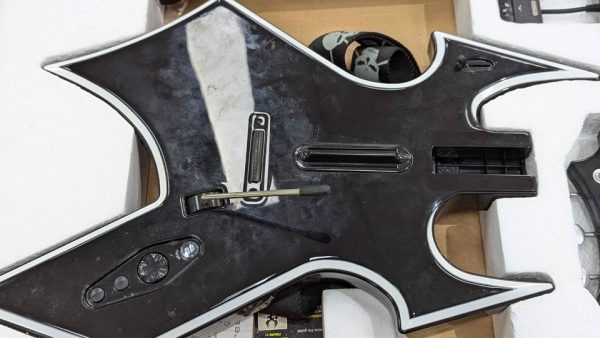 Dreamgear Warbeast PS2/3 Guitar Controller w/ Guitar Hero Metallica - BP312878 - Image 6