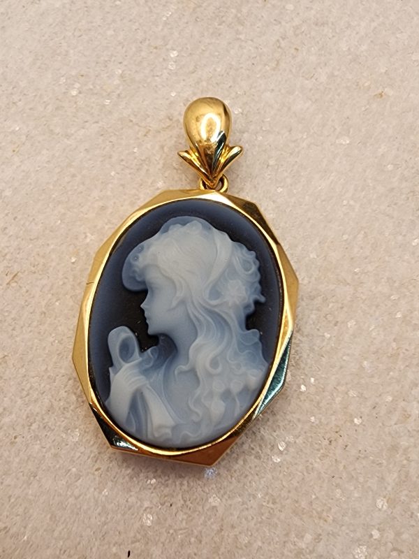 18CT Yellow Gold Cameo Pendant - IP333338 - Image 3