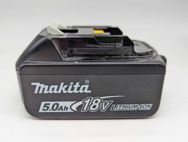 Makita 18V LED Long Distance Flashlight w/ 5.0Ah Battery - BP346210 - Image 10