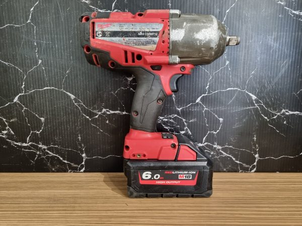 Milwaukee 18V Impact Wrench TW341057 - Image 2