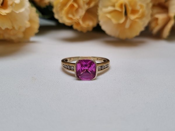 9ct Yellow Gold Pink Stone Solitaire Ring TW343974 - Image 2