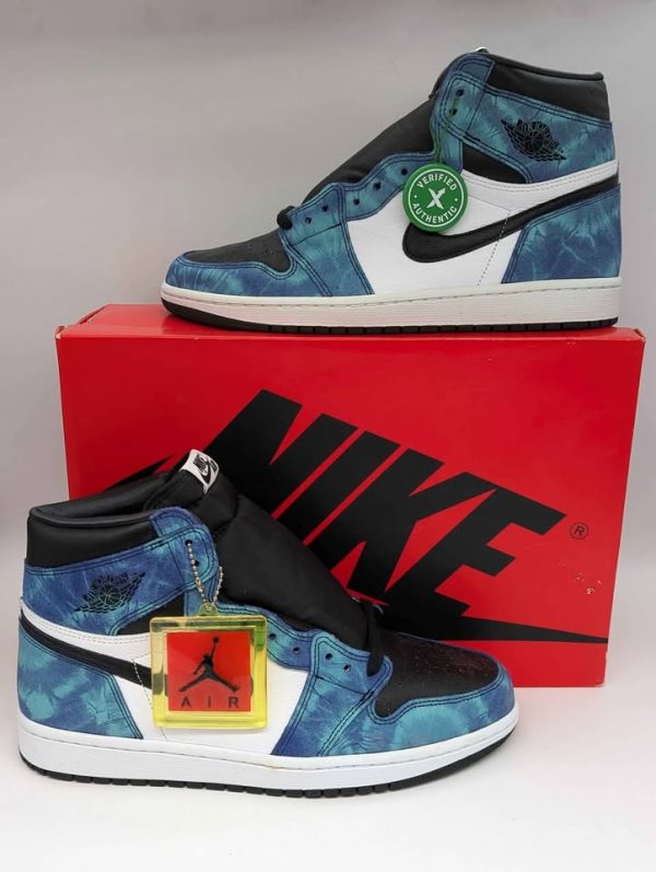 Women's Nike Air Jordan 1 High OG Shoes (Size 12US) - BP342797