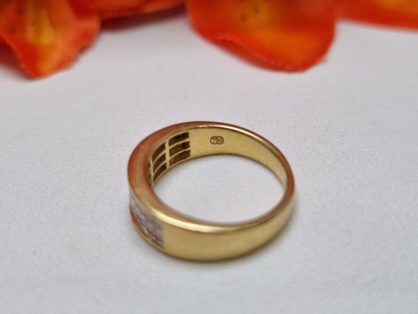 18ct Yellow Gold Layered Channel Set Band TW339674 - Image 9