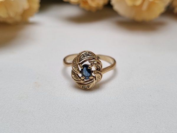 9ct Yellow Gold Diamond and Blue Stone Ring TW343972 - Image 2