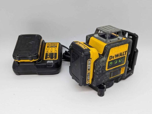 DeWalt 12V 360° Green Beam Line Laser Level Kit (DCE089G) - BP345962