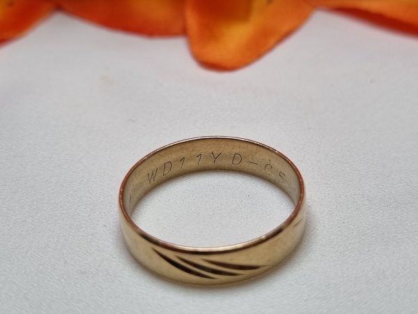 9ct Yellow Gold Patterned Band TW342527 - Image 3