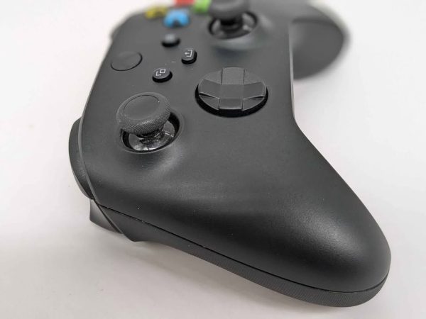 Microsoft Xbox Wireless Controller w/ Rechargeable Battery Pack - BP345880 - Image 2