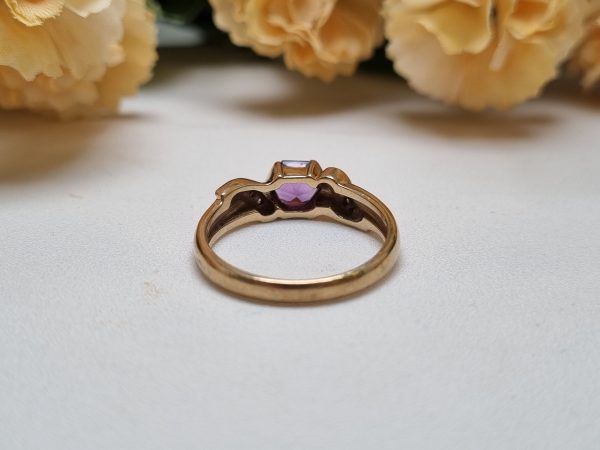 9ct Yellow Gold Diamond and Purple Stone Ring TW343982 - Image 3