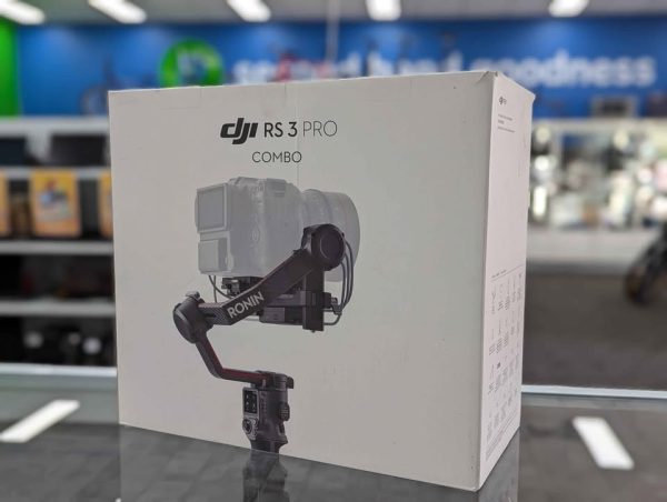 DJI RS 3 Pro Combo Gimbal Kit - BP342713