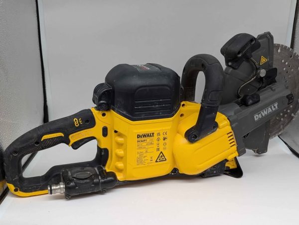 DeWalt 54V 230mm Brushless Concrete Cut Off Saw w/ 12Ah Battery (DCS691) - BP343631 - Image 7