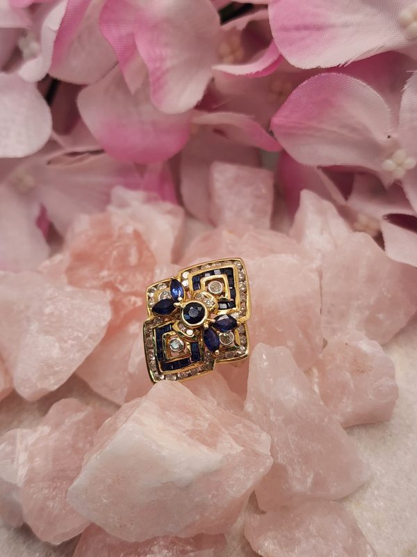 Ladies 14 CT Yellow Gold Cluster Ring with Sapphires and Diamonds STAMPED IP345292 - Image 4