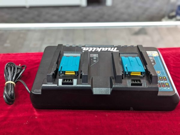 Makita 18V Dual Port Rapid Battery Charger (DC18RD) - BP350771 - Image 4