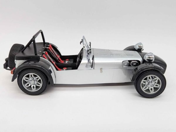 Kyosho 1:18 Scale Caterham Super Seven Model Car (Cycle Fender - Carbon Black) - BP350367 - Image 8