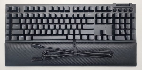 Razer BlackWidow V4 Mechanical Gaming Keyboard (Yellows) - IP348874