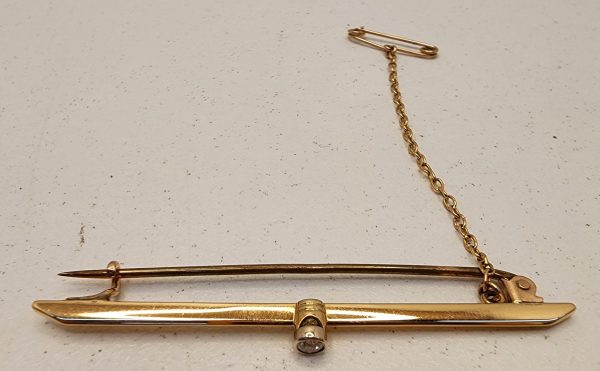 Lady's Antique Yellow Gold bar Brooch with a Diamond IP300358 - Image 9