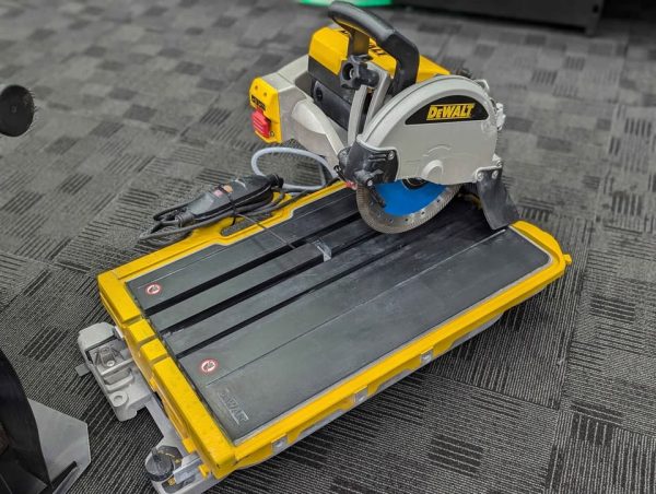 DeWalt 1600W 254mm Slide Table Wet Tile Saw (D3600-XE) - BP345173