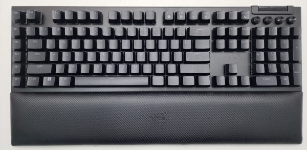 Razer BlackWidow V4 Mechanical Gaming Keyboard (Yellows) - IP348874 - Image 7