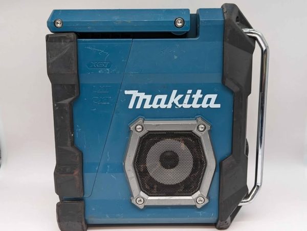 Makita 18/40V Max Jobsite Radio Skin-Only (MR001G) - BP348814 - Image 5