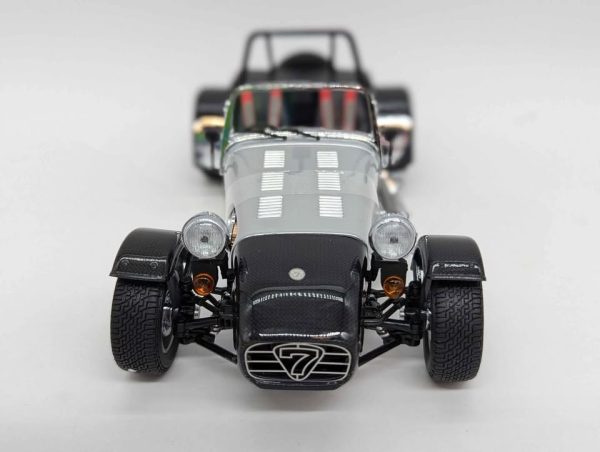 Kyosho 1:18 Scale Caterham Super Seven Model Car (Cycle Fender - Carbon Black) - BP350367 - Image 5