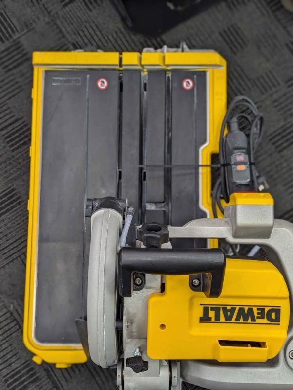 DeWalt 1600W 254mm Slide Table Wet Tile Saw (D3600-XE) - BP345173 - Image 3