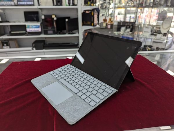 Microsoft Tablet with Keyboard Case - BP307175