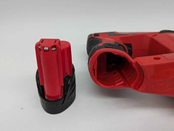 Milwaukee 12V 10mm Crown Stapler w/ 12V 2Ah Battery (M12 BST) - BP358585 - Image 7