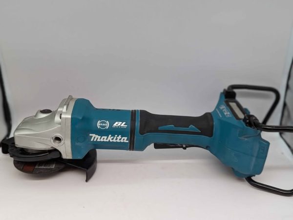 Makita 18V x 2 Brushless Angle Grinder Skin-Only (DGA700) - BP355128 - Image 2