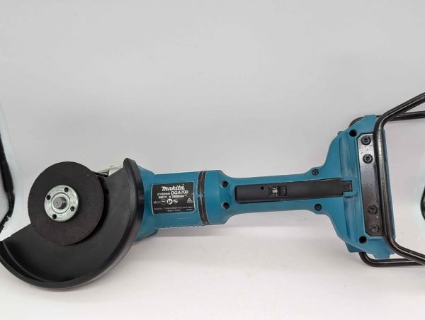 Makita 18V x 2 Brushless Angle Grinder Skin-Only (DGA700) - BP355128 - Image 3