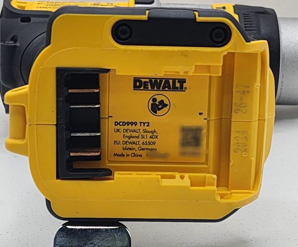 Dewalt 18V Brushless Hammer Drill Skin Only DCD999 IP354361 - Image 2