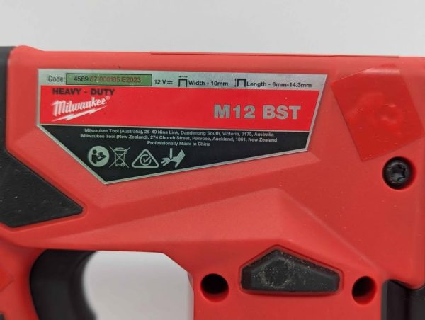 Milwaukee 12V 10mm Crown Stapler w/ 12V 2Ah Battery (M12 BST) - BP358585 - Image 5