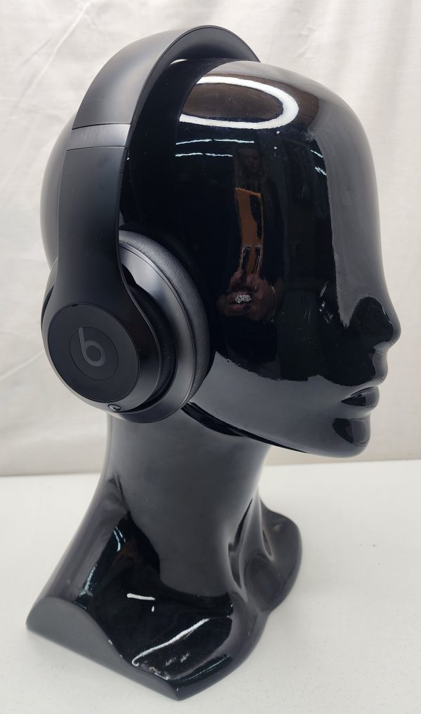 Beats Studio Pro ANC w/ Bag and Cords - IP359449 - Image 3