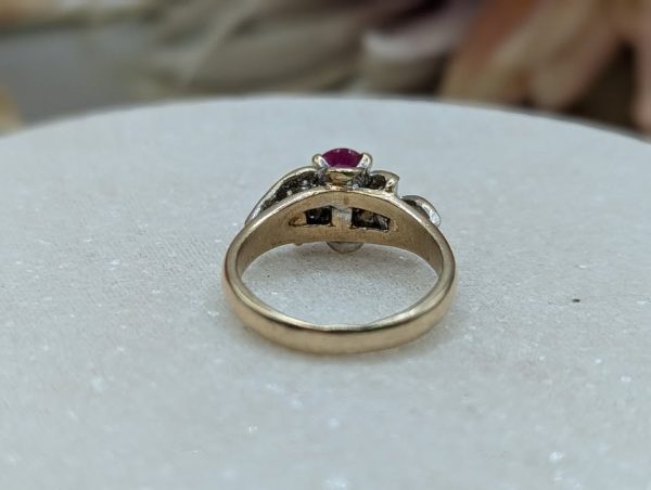 Lady's 10CT Yellow Gold Red Stone & Diamond Flower Style Ring (4.0gms) - BP285483 - Image 4