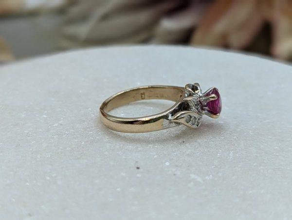 Lady's 10CT Yellow Gold Red Stone & Diamond Flower Style Ring (4.0gms) - BP285483 - Image 3