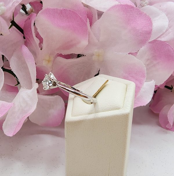 Ladies White Gold Diamond Solitaire Ring w/ Valuation - IP342667 - Image 10
