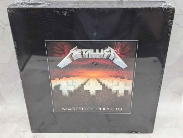 Metallica Master of Puppets Deluxe Numbered Edition Set (8731/25000) - BP359995 - Image 2