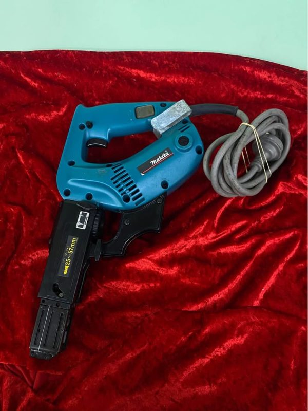 Makita Autofeed Screwdriver - BP350217
