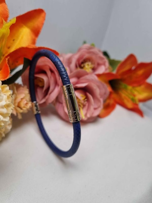 LOUIS VUITTON BLUE LEATHER BRACELET TW356977 - Image 21