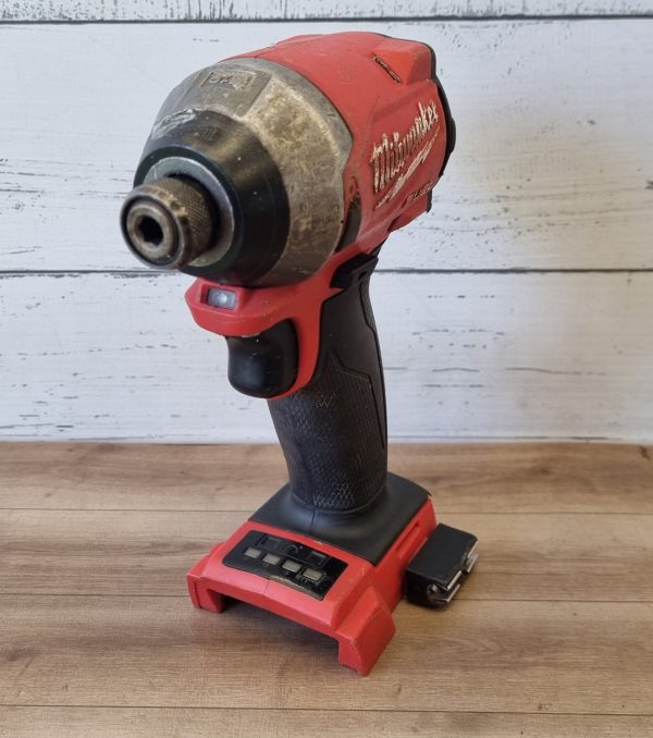 Milwaukee 18V Impact Driver TW352055 - Image 5