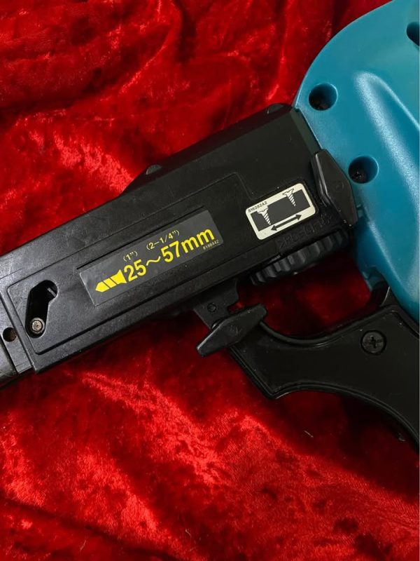 Makita Autofeed Screwdriver - BP350217 - Image 2