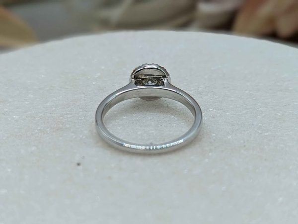 Lady's 9CT White Gold Diamond Halo Illusion Set Ring (2.8gms) - BP306999 - Image 4