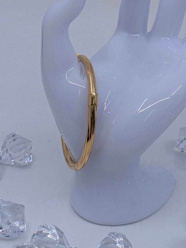 18ct Gold Bangle - BL291383 - Image 5