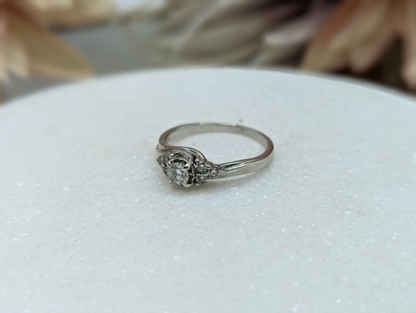Lady's 10CT White Gold Diamond Eye Style Ring (3.0gms) - BP318836
