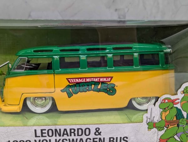 Jada TMNT Leonardo & 1962 Volkswagen Bus Collectable Model Car - BP367258 - Image 3