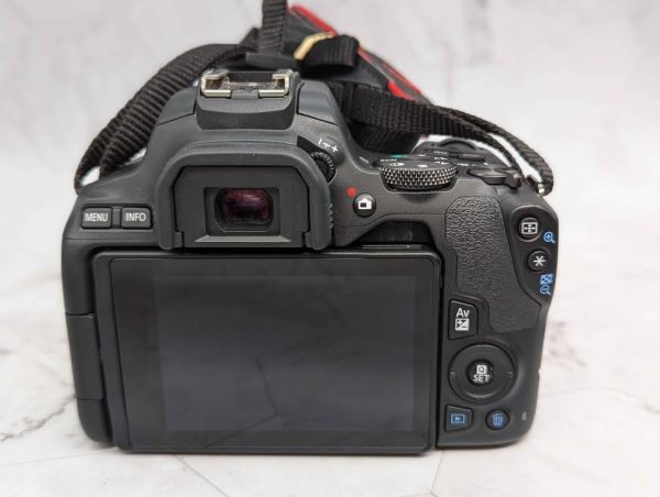 Canon EOS 200D II DSLR Camera w/ 18-55mm Lens - BP356383 - Image 4