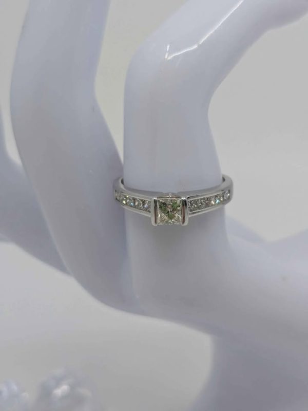 Ladies 18ct White Gold Diamond Engagement Ring - BL213773 - Image 4