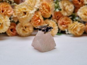 9ct Yellow Gold Black Stone Bypass Ring TW367449