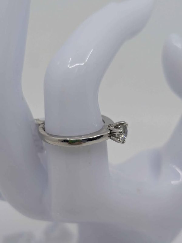 Ladies 18ct White Gold Diamond Solitaire Ring - BL244867 - Image 3