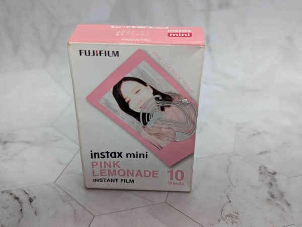 Instax mini 11 Instant Camera Kit - BP367259 - Image 7