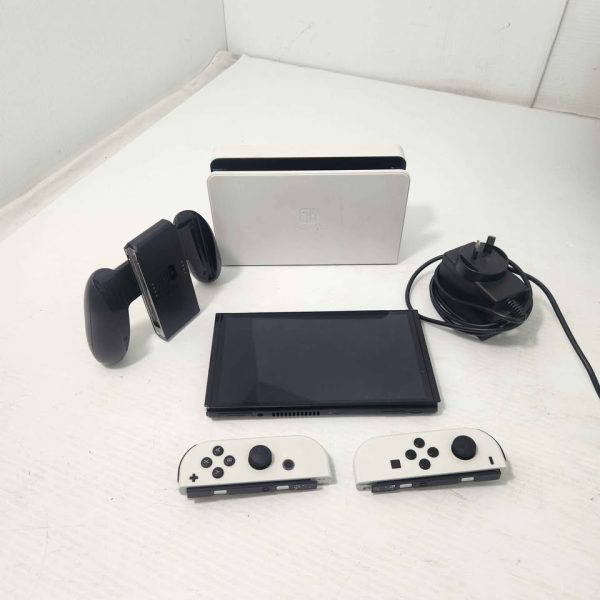 NINTENDO SWITCH OLED CONSOLE #GN360978
